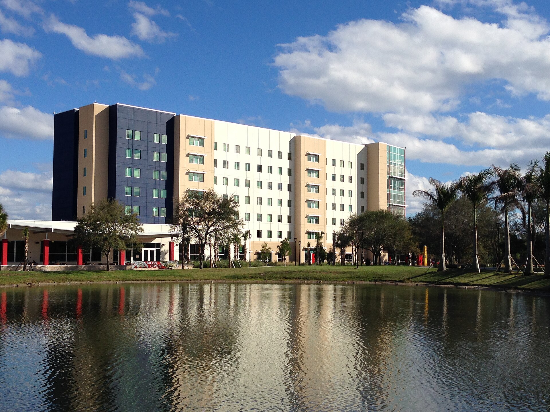 Royal Palm Place